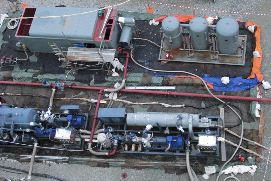 原油储罐机械清洗， cleaning crude oil storage tankers