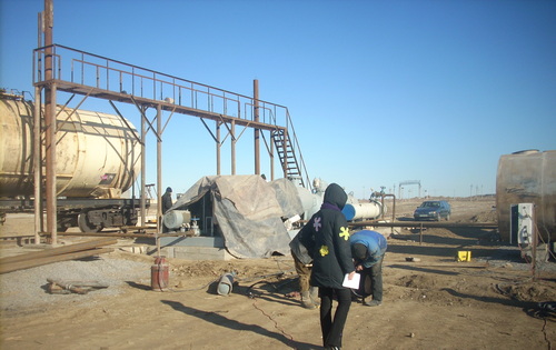 Mechanical cleaning equipment yusing in railway-tank